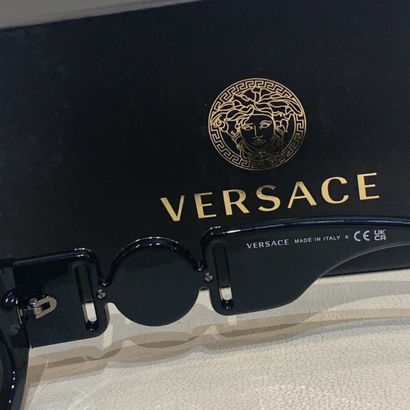 New Authentic Unisex Versace Sunglasses - Picture 9 of 14